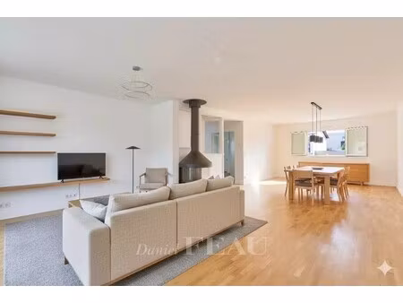 maison de luxe à louer dans le quartier mont valérien