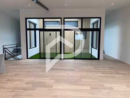 vente loft 7 pièces 231m2 champigny 51370 - 480000 € - surface privée