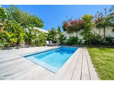 villa de luxe à louer dans le quartier pointe rouge