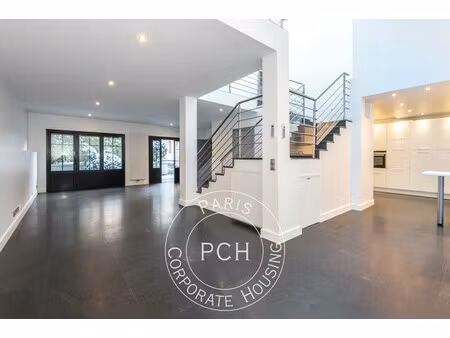 hôtel particulier à louer dans le quartier charles laffitte