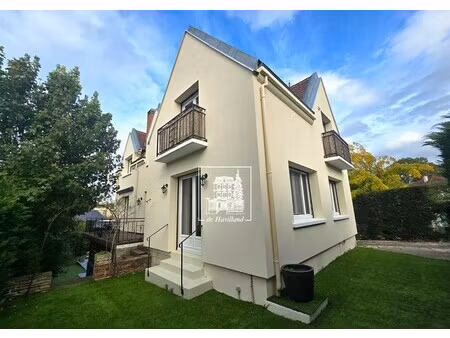 maison de luxe à louer à marnes-la-coquette