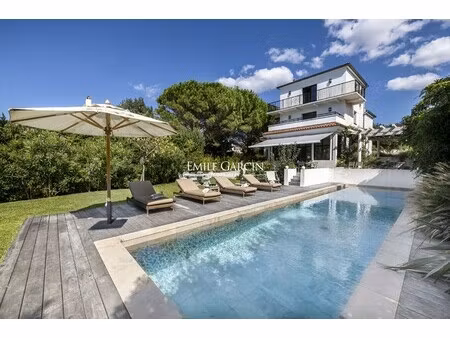 villa de luxe à louer dans le quartier cinq cantons-golf