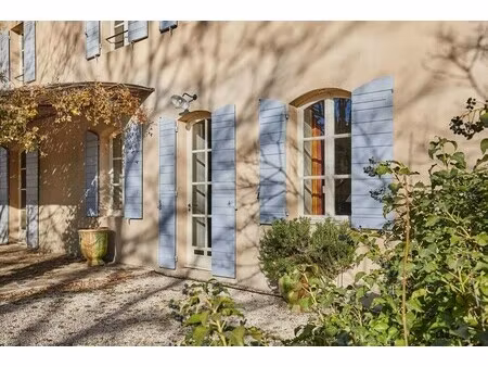 maison de luxe à louer à beaurecueil