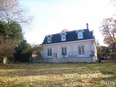 maison de luxe à louer dans le quartier ibis