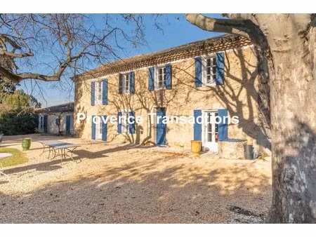 authentique mas avec piscine et vue sur les dentelles de montmirail.