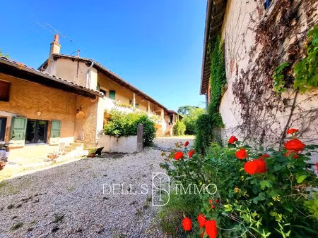 ancienne propriété viticole  17ème siècle  avec 2 habitations