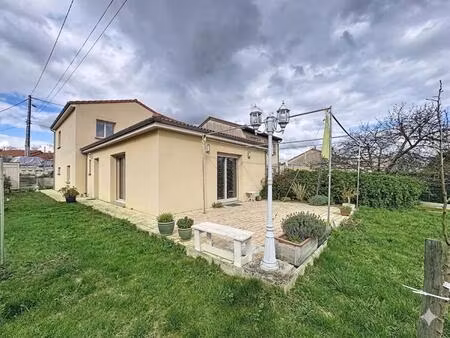 vente maison 4 pièces 116 m² volvic (63530)