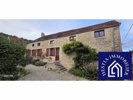 maison ancienne au pied du mont lassois et à deux pas de la sei