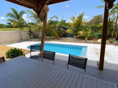 location maison 4 pièces 98 m² à port-louis (97117)