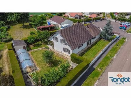 7 pièces/4 chambres 174 m2 terrain 1143 m2