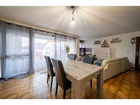 option - appartement 2 chambres avec terrasse au cœur de lib