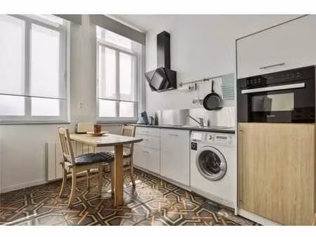 studio meublé rénové – entrée indépendante à rue