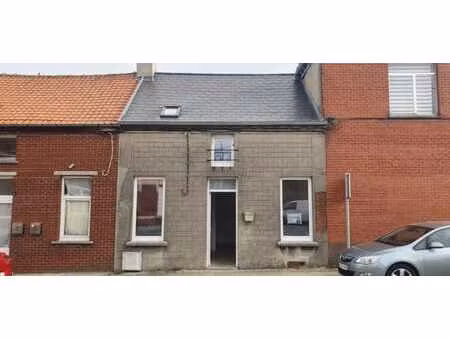 maison mitoyenne à réhabiliter (+/- 65 m²)