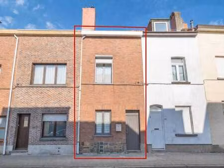 maison 2 chambres + bureau/dressing en bon état !