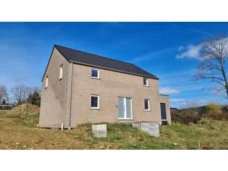 maison en cours de construction à burnenville