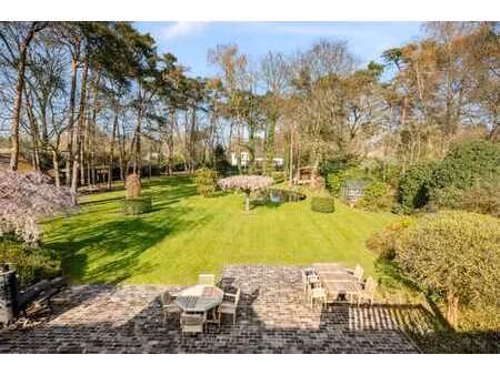 villa rafraîchie sur un terrain unique