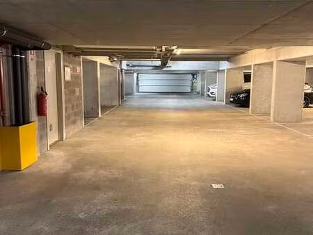 vente : garage box dans un endroit privilégié - etage -1