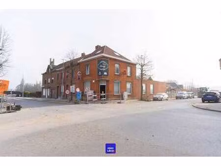 maison de commerce avec logement  grande terrasse et garage