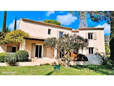 propriété 7 pièces 183 m²