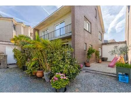 maison avec espace commercial à denderleeuw