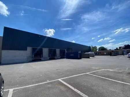 entrepôt avec bureaux à louer à sint-niklaas