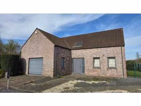 maison 4 façades avec garage sur 10 ares 33