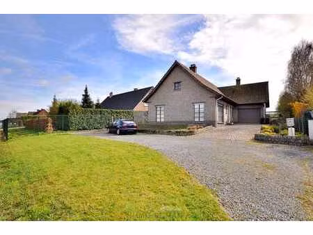 open bebouwing met ruime tuin te maarke-kerkem!