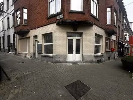 rez-de-chaussée commercial ou bureau