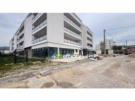 local commercial à vendre