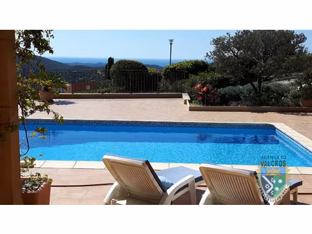 villa mediterraneenne avec piscine vue panoramique et grand
