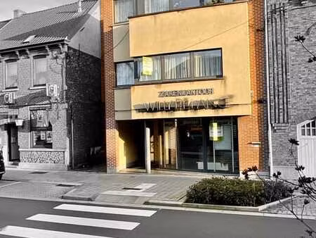 opbrengsteigendom met handelspand en 2 appartementen met ...