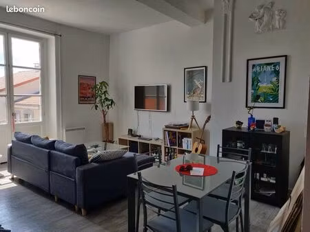 f2 à louer rue gomot 550