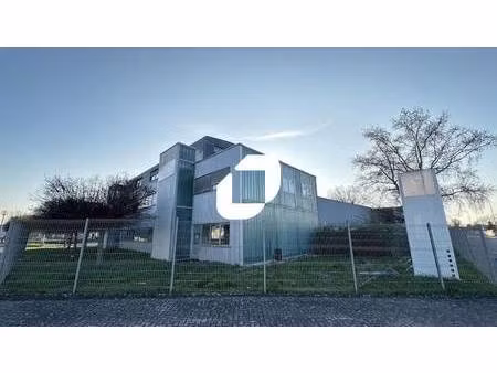 local d'activités à louer