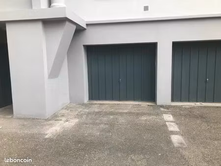 garage / box