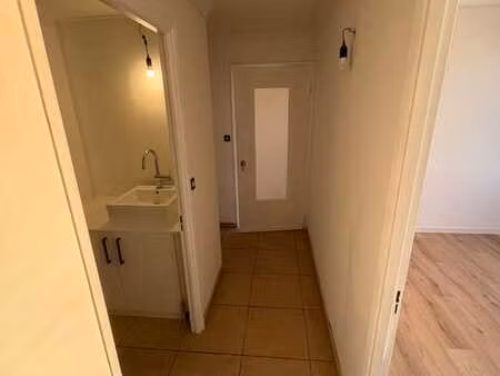 apt 2 chambre rénové – 90 m² – 15 min à pied de la gare