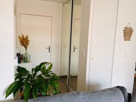 à vendre - charmant 2 pièces avec terrasse à vernaison