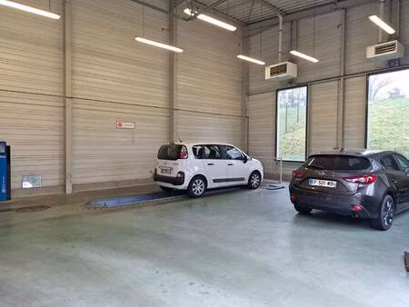 local d'activités à vendre