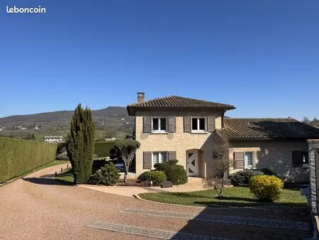 propriété 6 pièces 180 m²