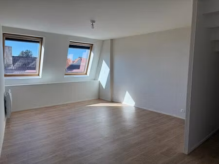 location appartement 4 pièces 73 m² à la châtre (36400)