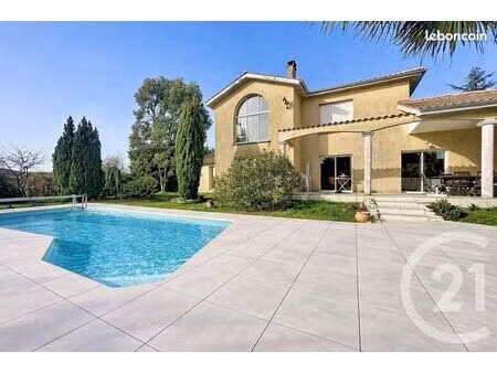 maison 6 pièces 180 m²