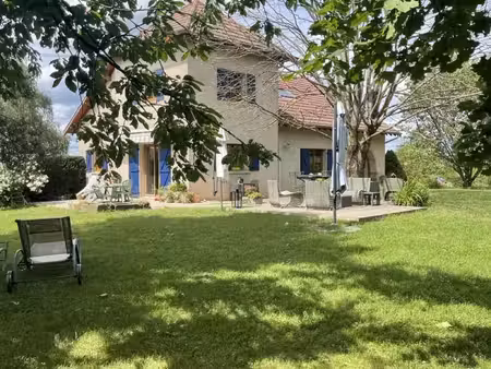 longchamp - propriété de caractère sur plus de 2ha de terrain à 10 minutes du centre ville
