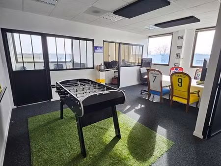 superbe bureau meublé design cailloux sur fontaines