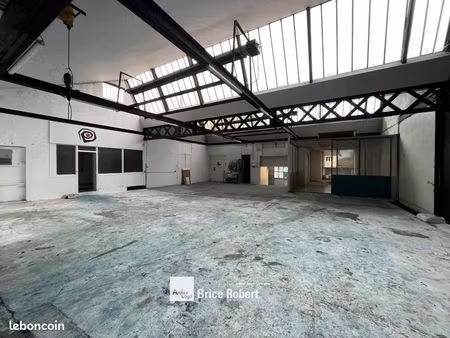 local d'activité 300 m²