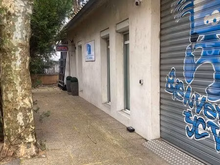 villeurbanne local commercial à louer de 130 m2