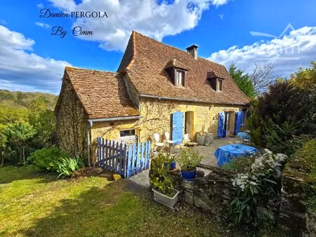 coup de coeur assuré pour ce bien situé au bout d'une impasse dans petit hameau typique du