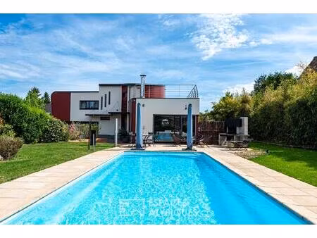 audacieuse maison d'architecte avec piscine