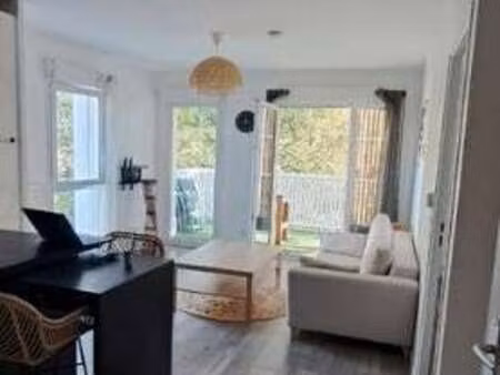 location appartement 2 pièces à villenave-d'ornon (33140) : à louer 2 pièces / 42m² villen