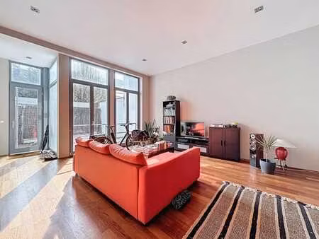 rue de naples : superbe duplex rénové + terrasse