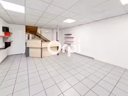 local professionnel ou commercial avec espace de stockage