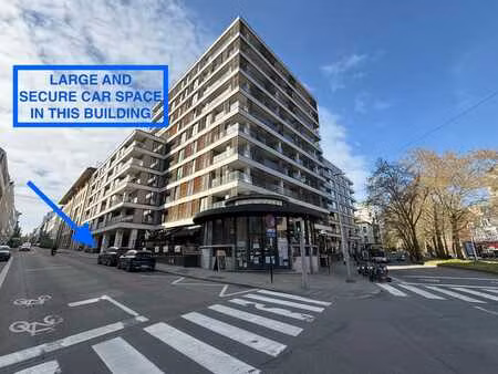 ?️ rue joseph ii (quartier eur.) - pkg recent et securise !